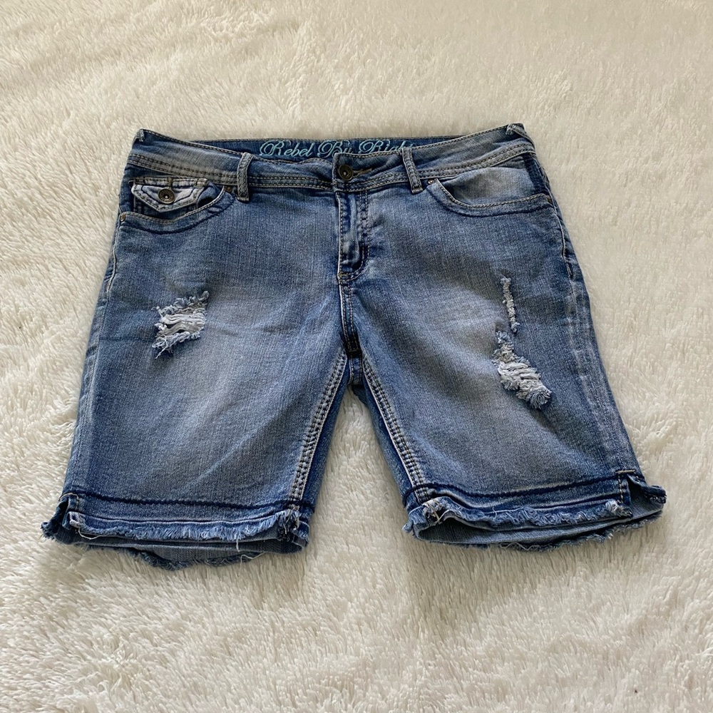 REBEL BY RIGHT Jean Shorts. Mid-rise. Faded & Distressed w Holes. Metal buttons.